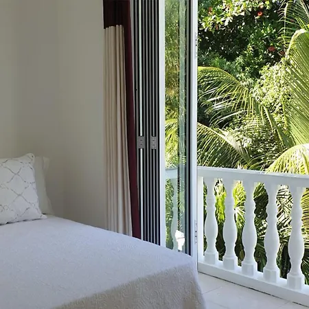 Las Brisas Villa - Chateau Elysium Beau Vallon  Exterior photo